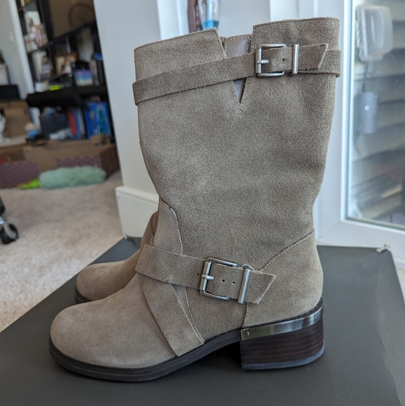 7.5 Vince Camuto Willeya Booties - Picture 3 of 6